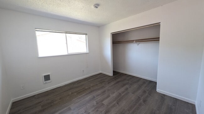 Building Photo - Great duplex unit in Sherwood!