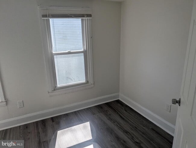 Building Photo - 206 Wesley St