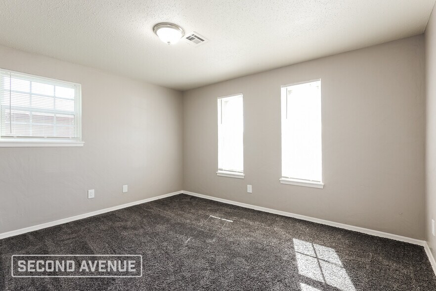 Building Photo - 5316 S Bodine Dr
