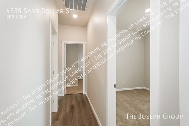Building Photo - 4535 Sand Dollar Dr