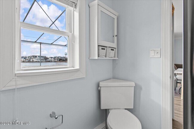 Building Photo - 106 Makin Ave