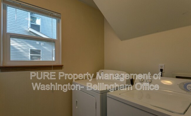 Building Photo - 2132 Harris Ave