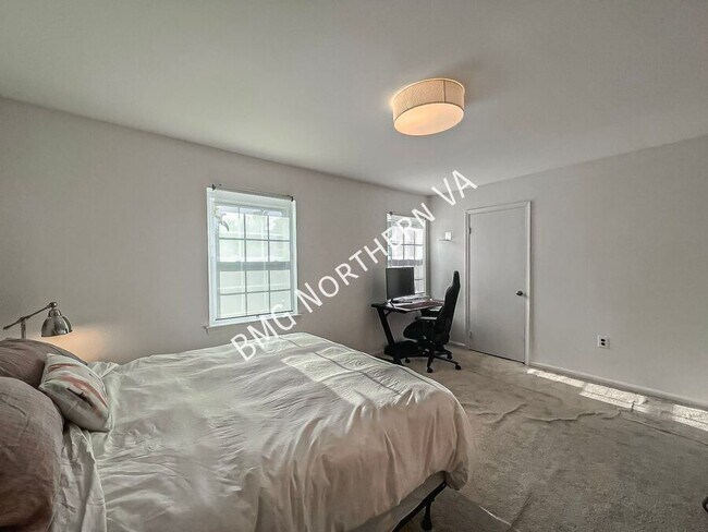 Building Photo - 7711 Trevino Ln