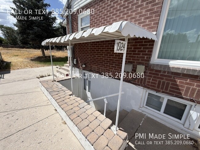 Building Photo - 1924 S Columbia Ln
