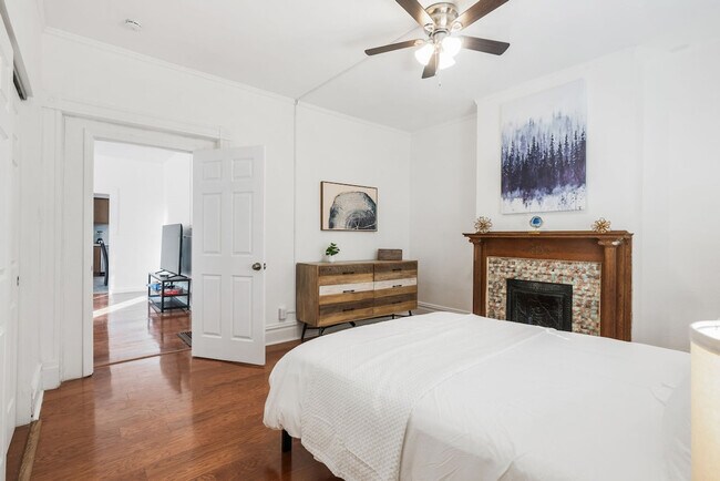 Building Photo - 3532 Greenwood Blvd