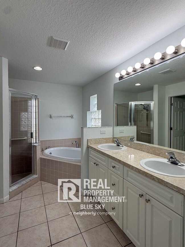 Building Photo - 6554 Gentle Ben Cir