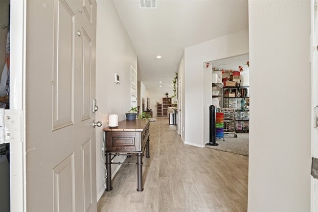 Building Photo - 11016 33rd Ave N