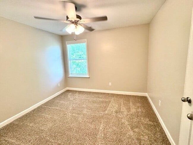 Building Photo - Now Leasing a 4-Bedroom 3 Bath Home in Byh...
