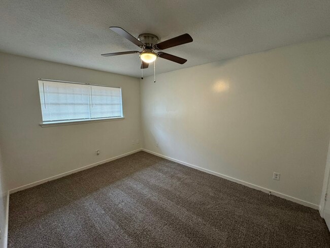 Building Photo - 2235 Scanlon Dr