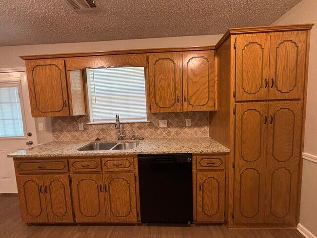 Building Photo - 39 Bud Grimes Dr