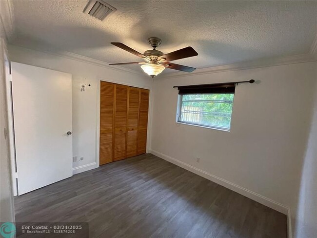 Building Photo - 641 SW 8th Ave