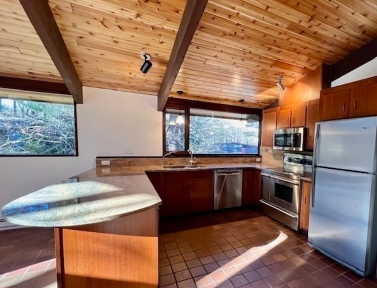 Building Photo - 12 White Pine Ln
