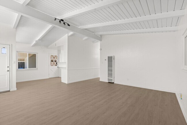 Building Photo - 289 Ramona Dr