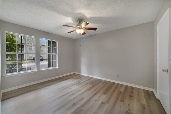 Building Photo - 6178 Westgate Dr