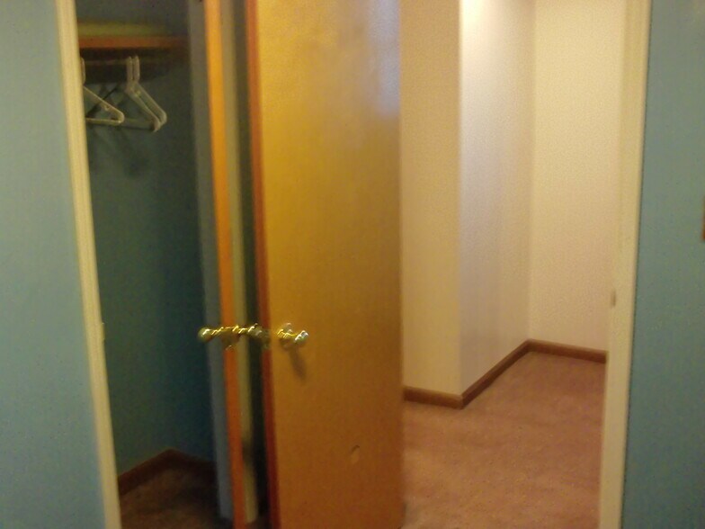 Building Photo - 61 Irene St