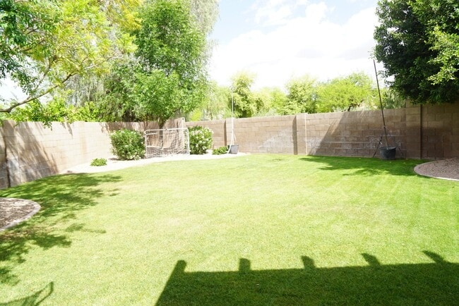 Building Photo - Beautiful Chandler Rental Dobson & Ray