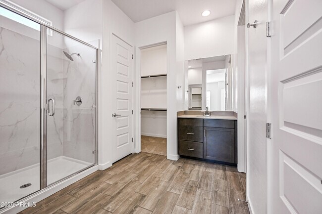 Building Photo - 14913 W Cottontail Ln