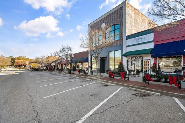 Building Photo - 6023 Skellig St