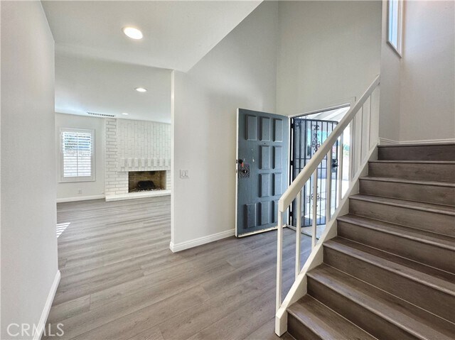 Building Photo - 54 Gillman St