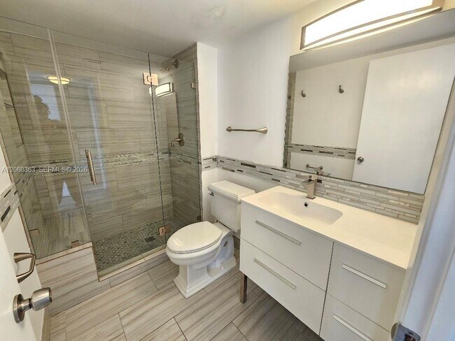 Building Photo - 18081 Biscayne Blvd