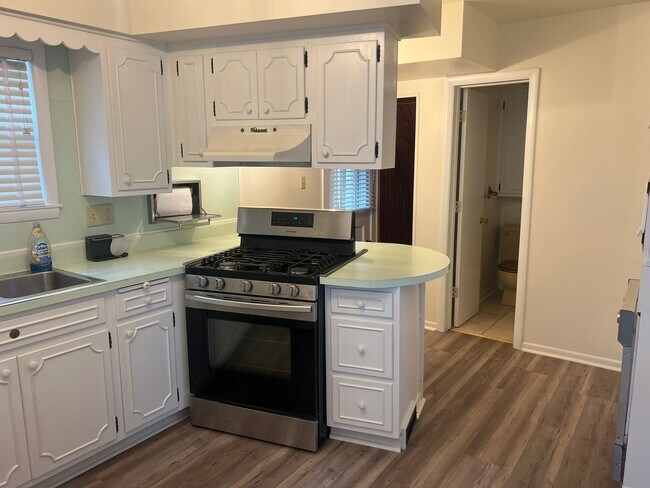 Building Photo - 240 W Locust St