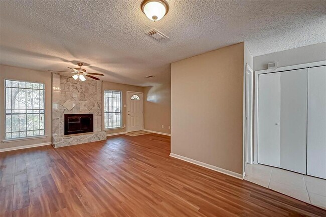 Building Photo - 17804 Kings Park Ln