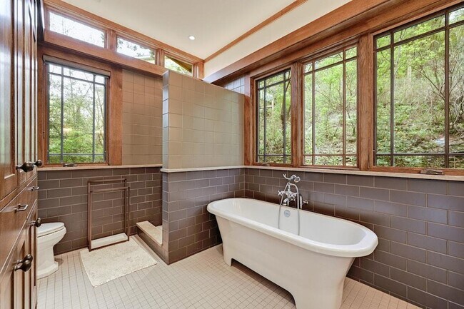Building Photo - 307 Laurel Valley Rd