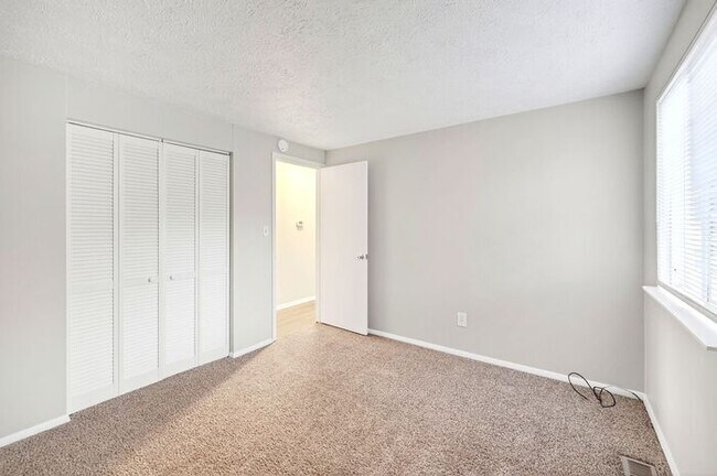 Building Photo - Nicely Updated Home