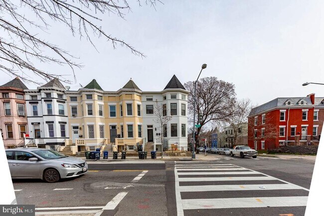 Building Photo - 3001 11th St NW