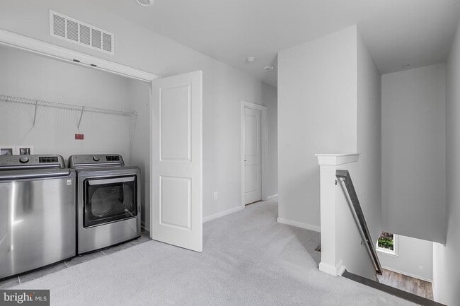 Building Photo - 45114 Kincora Dr