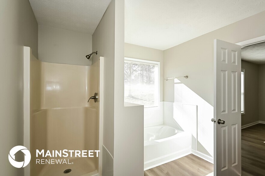 Building Photo - 561 Sunnyhill Dr