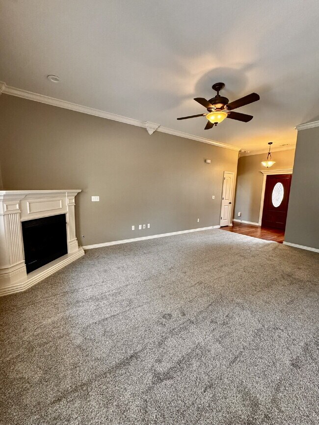 Building Photo - 6108 S 39th Pl