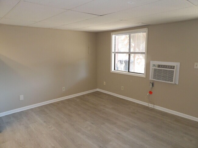 Building Photo - 65 Ashwood Ct