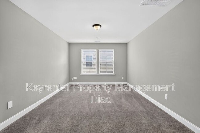 Building Photo - 504 Eagles Wy