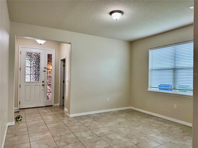 Building Photo - 2504 Amati Dr