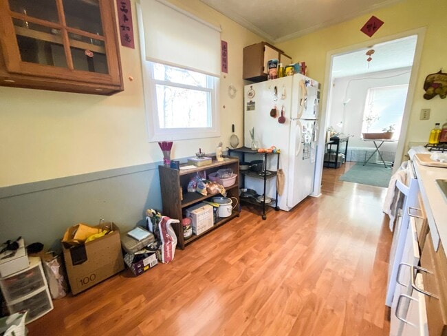 Building Photo - 3 Bedroom and 1 bathroom home