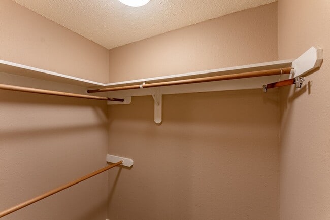 Building Photo - Adorable Studio with Garage nearby UT!!!