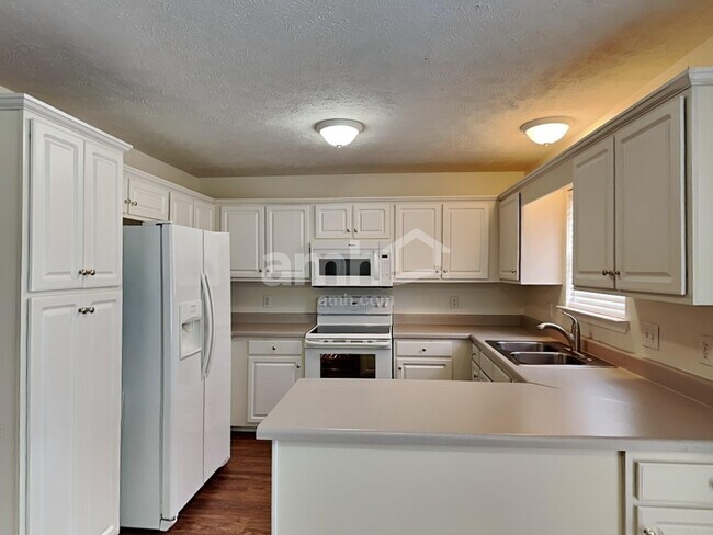 Building Photo - 212 Parrish Pl