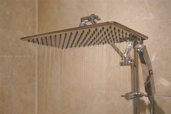 Building Photo - 848 Brickell Key Dr