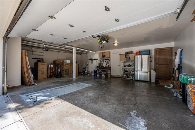Building Photo - 1017 Gulmor Rd