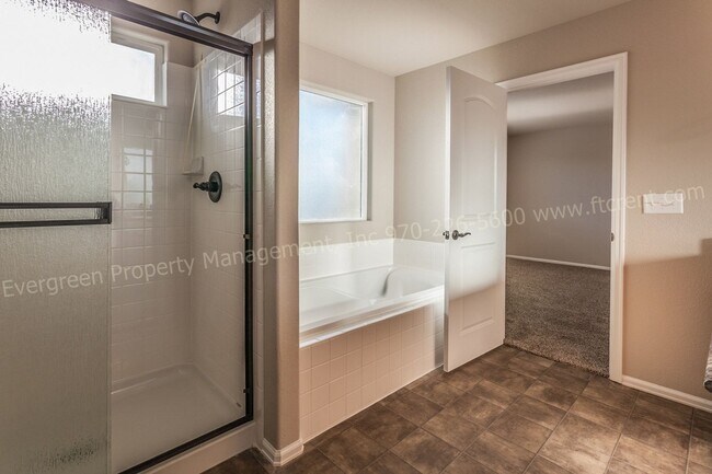 Building Photo - 570 Lapis Pl