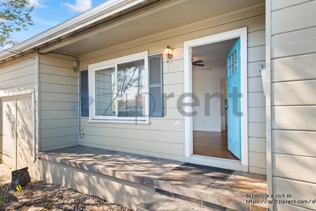 Building Photo - 431 42nd St