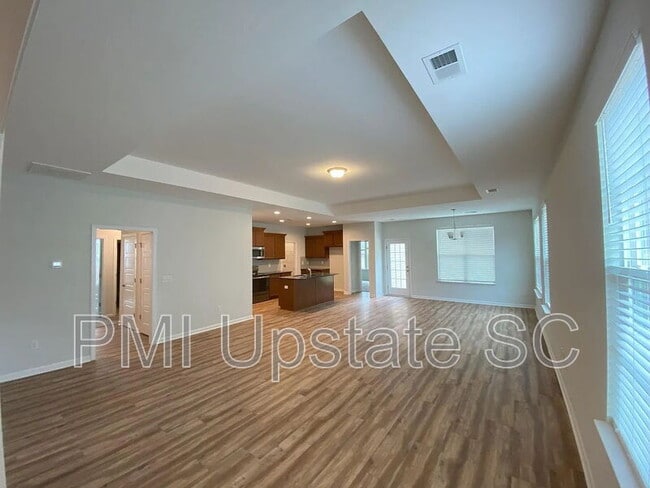 Building Photo - 206 Providence Farm Dr