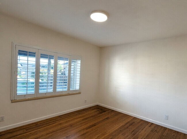 Building Photo - 7570 Normandy Way