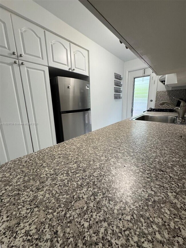 Building Photo - 8040 Tatum Waterway Dr