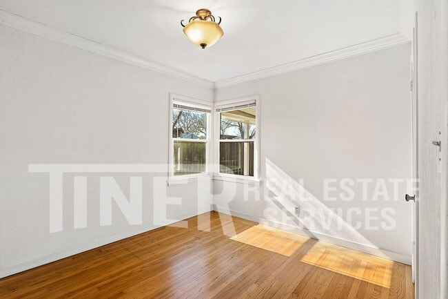 Building Photo - 2416 60th St