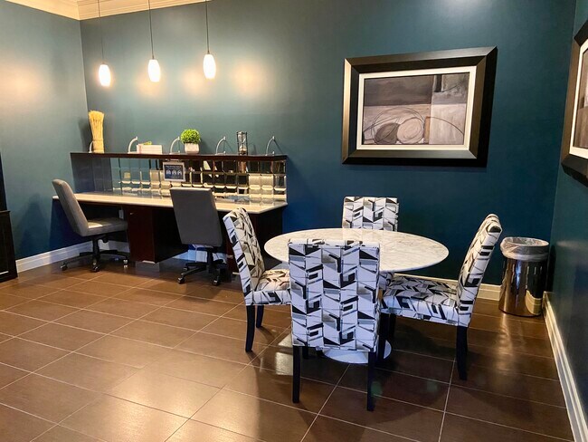 Building Photo - 2451 Midtown Ave