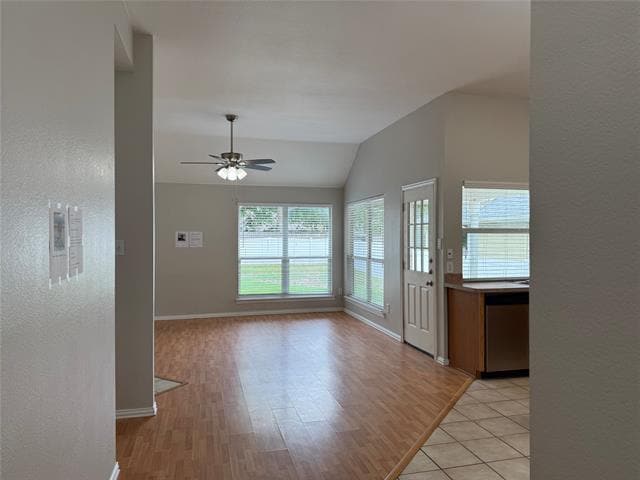 Building Photo - 413 Hilltop Dr