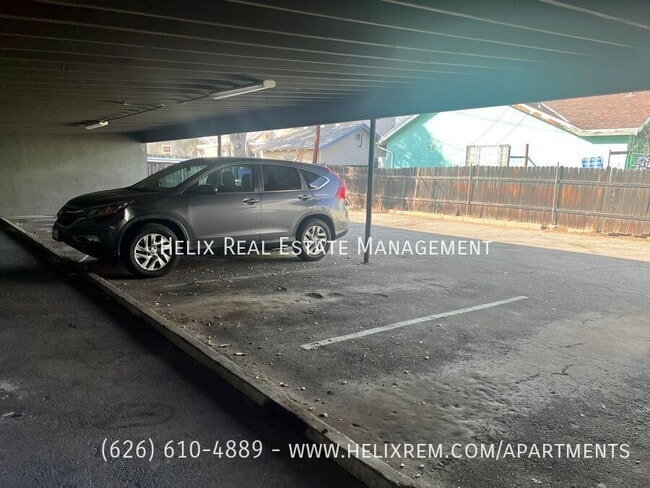 Building Photo - 59 N Oak Ave