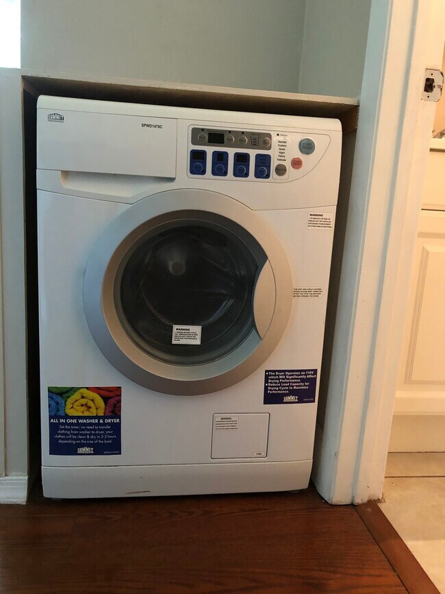 Building Photo - WONDERFUL 4 Bedroom/3 Bathroom Home in the Milk District!!!!!